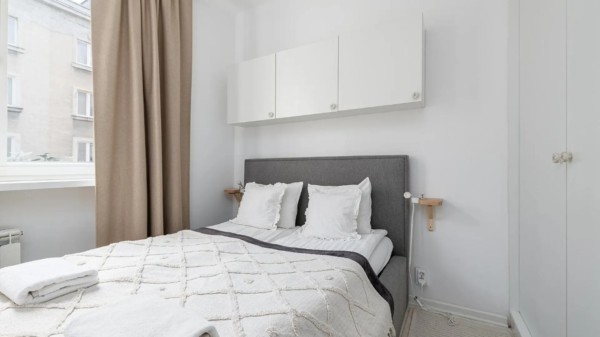 Rentplanet - Apartament Sniadeckich Varsovia Apartamento